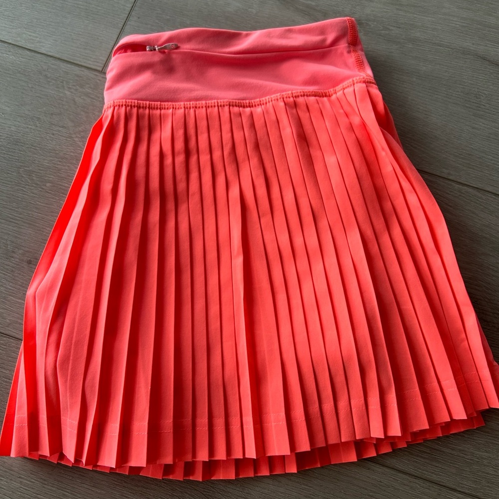 Lululemon Pleat to Street skirt - size 8